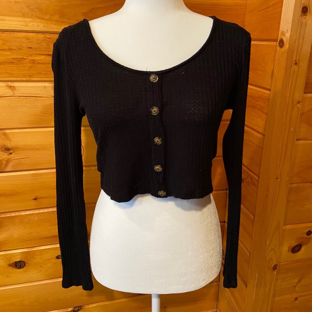 Black cropped long sleeve